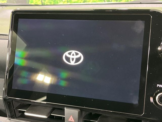 �y8�C���` �f�B�X�v���C�I�[�f�B�I�z���ʂ̃f�B�X�v���C��AppleCarPlay��AndroidAuto�����p�\�B�傫�ȉ�ʂŃX�}�z�i�r�A�v���������p���������܂���