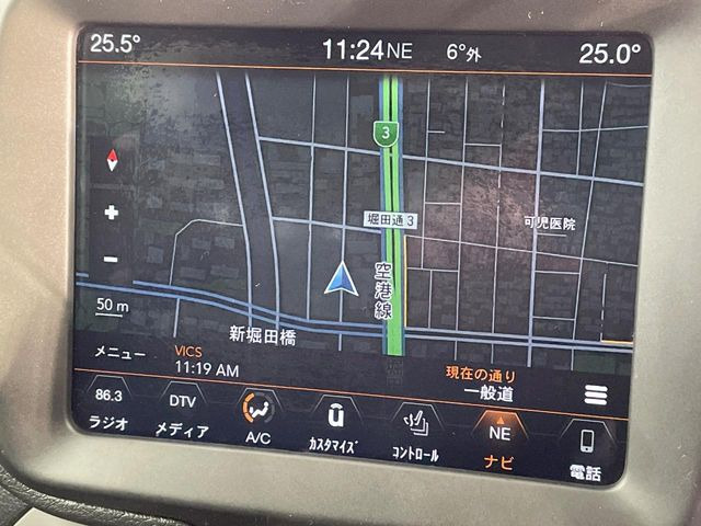 �������i�r:��̊��̂���i�r�́A����������ԓ������o���Ă���܂��BBluetooth�Đ��ȂǃI�[�f�B�I�@�\���[�����Ă���܂��̂ŁA�^�]�����y���߂܂���