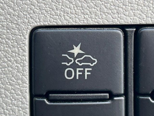 �y�X�}�[�g�A�V�X�g�z���s���ɑO���̎ԗ�����F�����A�Փ˂������Ȏ��͌x��ƃu���[�L�ŏՓˉ���Ɣ�Q�y�����A�V�X�g�B�����S�Ƀh���C�u�����y���݂��������܂��B