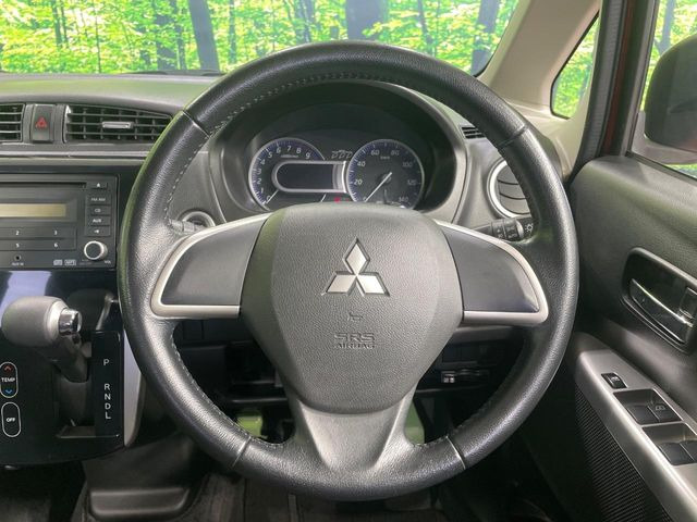 �y�����v�����X�e�A�����O�z�㎿�Ȋv���g�p���邱�ƂŁA��ɂ����������݂ƂĂ��^�]���₷���n���h���ł���