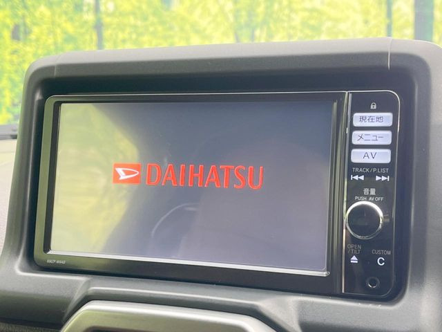 �y�����i�r�z�l�C�̏����i�r�𑕔����Ă���܂��B�i�r�̎g���₷���͂������A�I�[�f�B�I�@�\���[��!�L�����v�◷�s�͂������A�ʋ΂┃�����ȂǕ��i�̃h���C�u���y�����Ȃ�͂���