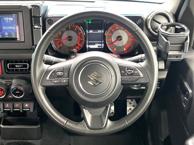 �y�����v�����X�e�A�����O�z�㎿�Ȋv���g�p���邱�ƂŁA��ɂ����������݂ƂĂ��^�]���₷���n���h���ł���