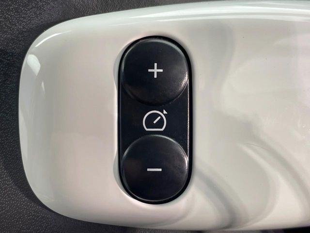 ���I�[�g�N���[�Y�R���g���[��:�������H�⎩���Ԑ�p���H���ɂāA�葬���q���\�ƂȂ�֗��ȋ@�\�ł��B�������ړ��̍ۂł����ɂ����֗��ɂ��g�����������܂���