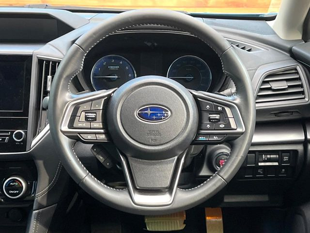 �y�����v�����X�e�A�����O�z�㎿�Ȋv���g�p���邱�ƂŁA��ɂ����������݂ƂĂ��^�]���₷���n���h���ł���