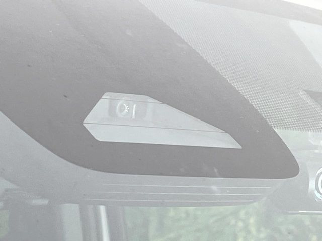 �y�g���^�Z�[�t�e�B�Z���X�z���s���ɑO���̎ԗ�����F�����A�Փ˂������Ȏ��͌x��ƃu���[�L�ŏՓˉ���Ɣ�Q�y�����A�V�X�g�B�����S�Ƀh���C�u�����y���݂��������܂��B