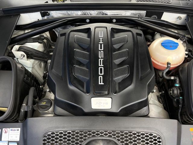 �����X�ł́A�e���[�J�[�̐�p�f�f�e�X�^�[�𓱓��B���Ǝ��i�����e�N�j�J���X�^�b�t���풓���Ă���܂��̂ŁA������̍ۂɂ����S���Ă����p���������܂��B