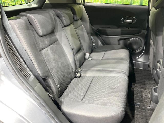 後部座席も気になるようなキズ・汚れやへたり等、大きなダメージはなく、良好な状態です。