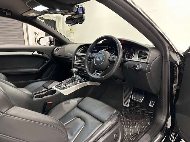 A52.0 TFSI クワトロ Sラインパッケージ 4WD