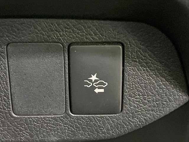 �y�g���^�Z�[�t�e�B�Z���X�z���s���ɑO���̎ԗ�����F�����A�Փ˂������Ȏ��͌x��ƃu���[�L�ŏՓˉ���Ɣ�Q�y�����A�V�X�g�B�����S�Ƀh���C�u�����y���݂��������܂��B