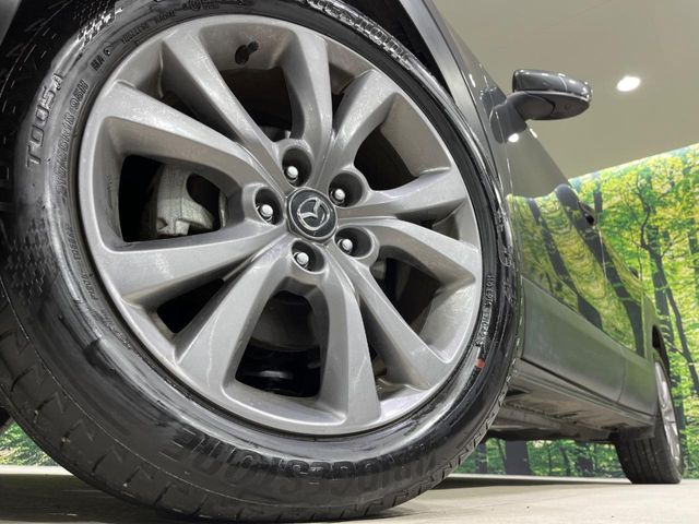 �y����18�C���`�A���~�z�C�[���z�O�ςɃ}�b�`���������A���~�z�C�[���𑕒����Ă���܂��B�e��ЊO�A���~�z�C�[����A�X�^�b�h���X�^�C�����戵�����Ă���܂��B���񂲑��k����������