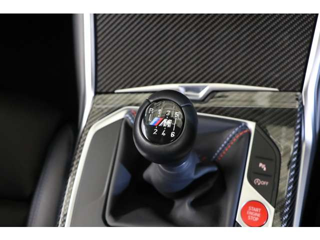 BMW�̃L���b�`�R�s�[�A�uFreude am Fahren�v�A�u�삯�ʂ��銽�сv���܂��ɔ��Ŋ�������6��MT�̎d�l�B�V�t�g�t�B�[���͌y���A�Ȃ��Ȃ��̂łǂȂ��ł��C�y�Ɋy���ނ��Ƃ��ł��܂��B