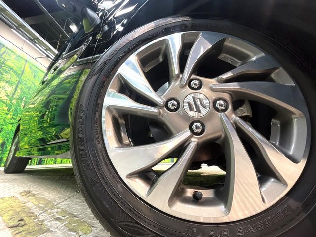 �y����15�C���`�A���~�z�C�[���z�O�ςɃ}�b�`���������A���~�z�C�[���𑕒����Ă���܂��B�e��ЊO�A���~�z�C�[����A�X�^�b�h���X�^�C�����戵�����Ă���܂��B���񂲑��k����������