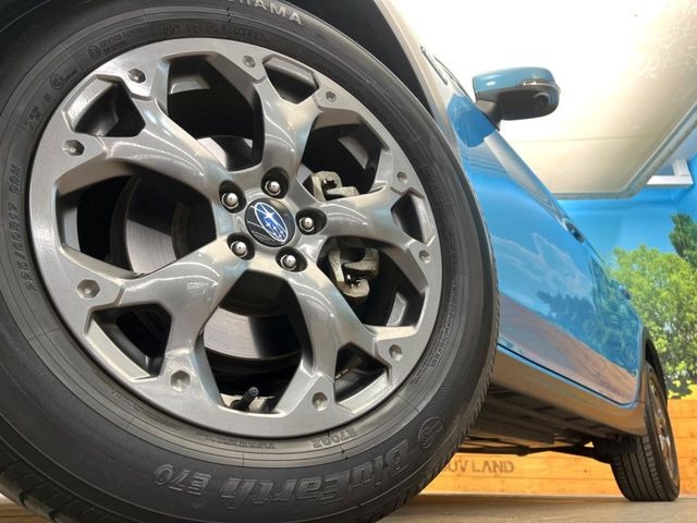 �y����17�C���`�A���~�z�C�[���z�O�ςɃ}�b�`���������A���~�z�C�[���𑕒����Ă���܂��B�e��ЊO�A���~�z�C�[����A�X�^�b�h���X�^�C�����戵�����Ă���܂��B���񂲑��k����������