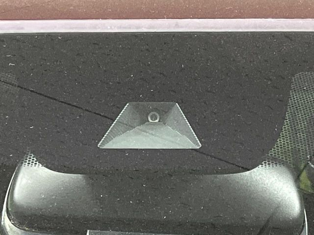 �y�z���_�Z���V���O�z���s���ɑO���̎ԗ�����F�����A�Փ˂������Ȏ��͌x��ƃu���[�L�ŏՓˉ���Ɣ�Q�y�����A�V�X�g�B�����S�Ƀh���C�u�����y���݂��������܂��B