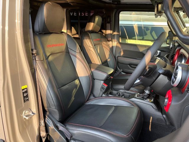 ���O��:�������Ƃ����h���C�o�[�X�y�[�X�ŁA�����Ԃ̉^�]�ł����K�ɂ��߂������������܂��B