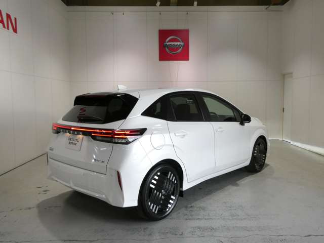 ノートオーラ1.2 G レザーエディション