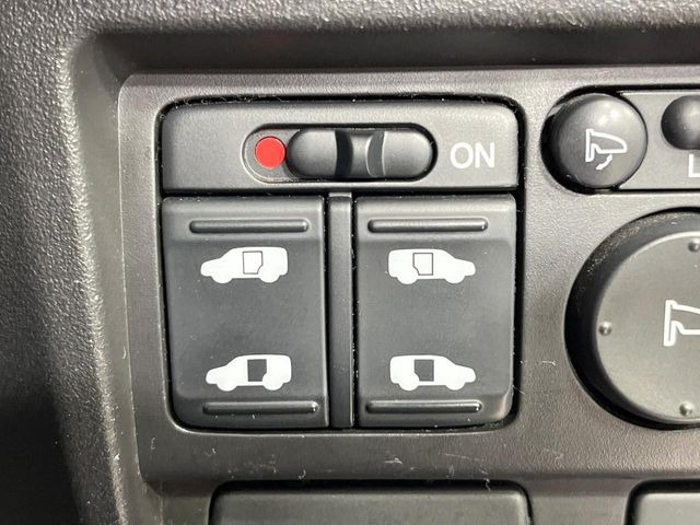 �y�����p���[�X���C�h�h�A�z�X�}�[�g�L�[��^�]�Ȃ̃X�C�b�`�Ō�ȗ����X���C�h�h�A�̊J���\���d��������͂����ăh�A���J����K�v�������A�����Ȃ��q�l�ł��ȒP�ɊJ���߂ł����K�ł���