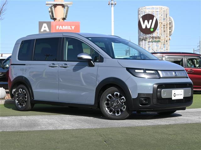 フリード1.5 e:HEV クロスター