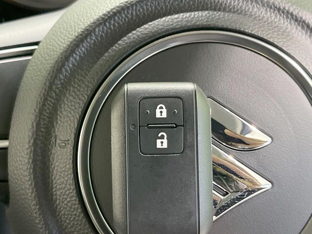 �y�L�[���X�X�^�[�g�V�X�e���z�J�o����|�P�b�g�ɓ��ꂽ�܂܂ł��h�A�̎{���E�������\�ȃX�}�[�g�L�[�𑕔��B�G���W���̃I���E�I�t�����J�M�����o���K�v����������Ƃ��Ă��֗��ł���