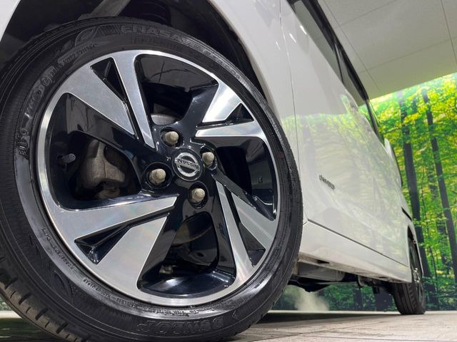 �y����15�C���`�A���~�z�C�[���z�O�ςɃ}�b�`���������A���~�z�C�[���𑕒����Ă���܂��B�e��ЊO�A���~�z�C�[����A�X�^�b�h���X�^�C�����戵�����Ă���܂��B���񂲑��k����������