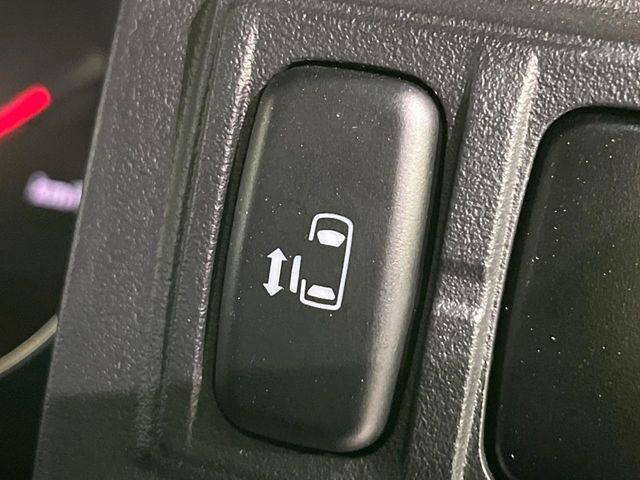 �y�p���[�X���C�h�h�A�z�X�}�[�g�L�[��^�]�Ȃ̃X�C�b�`�ŃX���C�h�h�A�̊J���\���d��������͂����ăh�A���J����K�v�������A���������q�l�ł��A�d���ו��������Ă��鎞�����N�ɊJ���߂ł��܂���