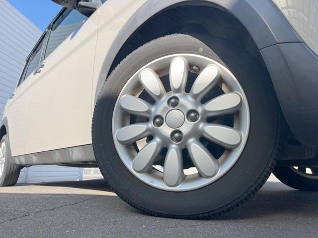 �y����14�C���`�A���~�z�C�[���z�O�ςɃ}�b�`���������A���~�z�C�[���𑕒����Ă���܂��B�e��ЊO�A���~�z�C�[����A�X�^�b�h���X�^�C�����戵�����Ă���܂��B���񂲑��k����������