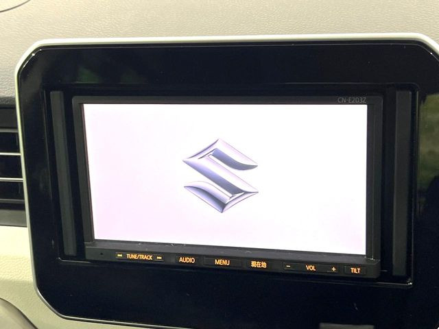 �y�����i�r�z�l�C�̏����i�r�𑕔����Ă���܂��B�i�r�̎g���₷���͂������A�I�[�f�B�I�@�\���[��!�L�����v�◷�s�͂������A�ʋ΂┃�����ȂǕ��i�̃h���C�u���y�����Ȃ�͂���