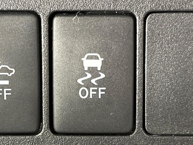 �y������h�~���u�z�ԗ��̉���������m����ƁA�����I�Ɏԗ��̐i�s������ۂ悤�Ɏԗ��𐧌䂵�܂��B�J�̓��ȂǊ���₷���H�ʏ󋵂ł����S�ȉ^�]���\�ł��B