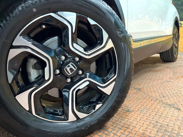 �y����18�C���`�A���~�z�C�[���z�O�ςɃ}�b�`���������A���~�z�C�[���𑕒����Ă���܂��B�e��ЊO�A���~�z�C�[����A�X�^�b�h���X�^�C�����戵�����Ă���܂��B���񂲑��k����������