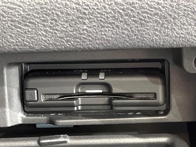 【ETC】高速道路の料金所をストレスなく通過!話題のスポットやサービスエリアに多い「スマートIC」利用時は必須のアイテムです。当店でセットアップを実施、ご納車当日からすぐにご利用いただけます!