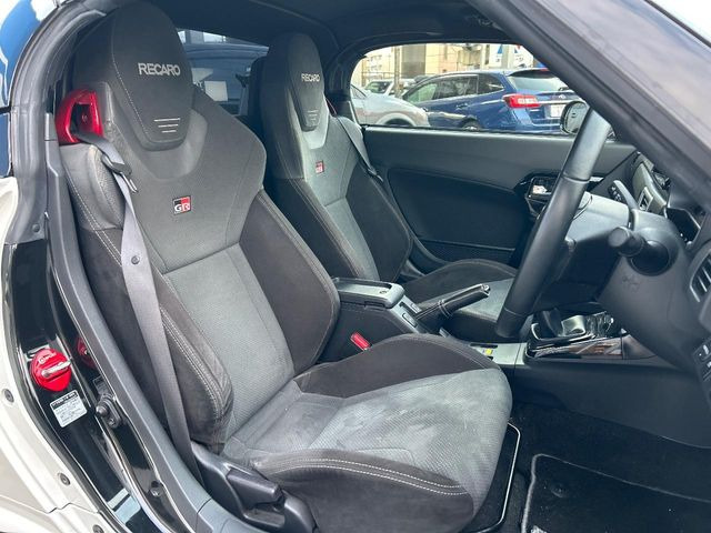 �yRECARO���o�P�b�g�V�[�g�z�l�ԍH�w�Ɋ�Â����ʈ����z�ɂ���č��ւ̕��S�Ⓑ���ԉ^�]���̔�J�������y������ڂŃ��J���Ƃ킩��X�|�[�e�B�ȃ��b�N�X�������ł��B