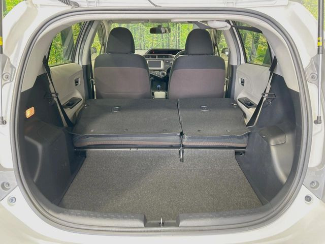 ���i�̂���������ʋ΁A���}���ɏ\���ȉ׎��X�y�[�X���m�ۂ��Ă���܂��B�Z�J���h�V�[�g��|���ƁA�傫�ȉו��̐ύڂ��\�ł���