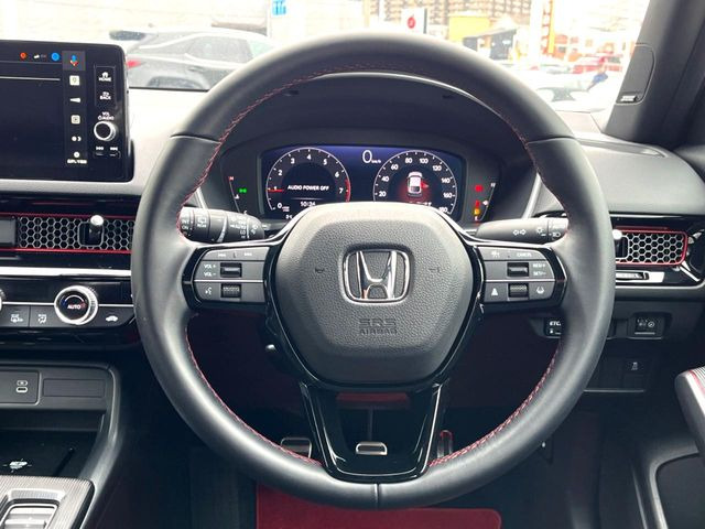 �y�����v�����X�e�A�����O�z�㎿�Ȋv���g�p���邱�ƂŁA��ɂ����������݂ƂĂ��^�]���₷���n���h���ł���