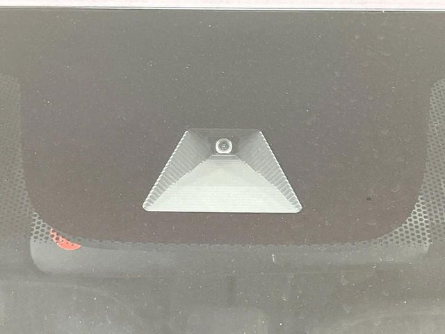 �y�z���_�Z���V���O�z���s���ɑO���̎ԗ�����F�����A�Փ˂������Ȏ��͌x��ƃu���[�L�ŏՓˉ���Ɣ�Q�y�����A�V�X�g�B�����S�Ƀh���C�u�����y���݂��������܂��B