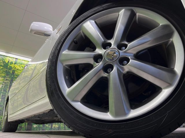 �O�ςɃ}�b�`���������A���~�z�C�[���𑕒����Ă���܂��B�e��ЊO�A���~�z�C�[����A�X�^�b�h���X�^�C�����戵�����Ă���܂��B���񂲑��k����������