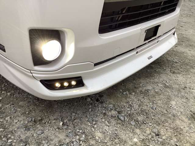 ���f���X�^�f�C���C�g�t���t�����g�X�|�C���[!