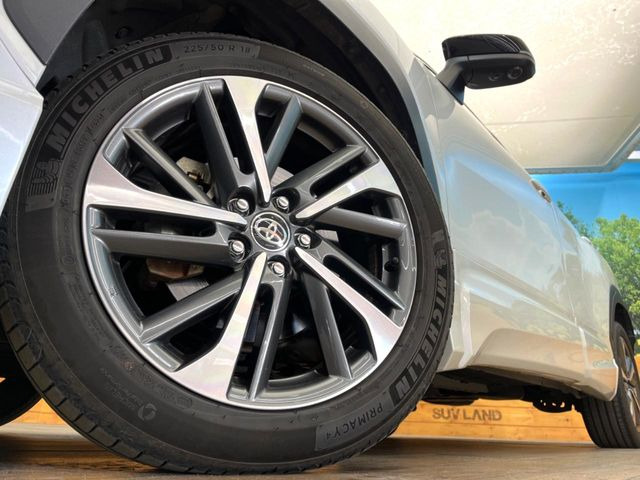 �y����18�C���`�A���~�z�C�[���z�O�ςɃ}�b�`���������A���~�z�C�[���𑕒����Ă���܂��B�e��ЊO�A���~�z�C�[����A�X�^�b�h���X�^�C�����戵�����Ă���܂��B���񂲑��k����������