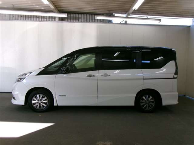 セレナ1.2 e-POWER ハイウェイスターV