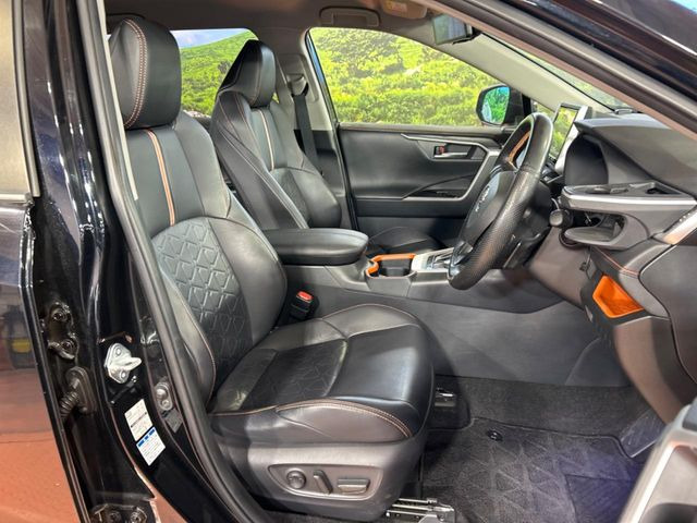 �y���烌�U�[�V�[�g�z����̂ӂ���肪�e�ՂŃ����e�i���X�����ȒP�ȁA�@�\���ɗD��鍇����v���̗p�����㎿�ȃV�[�g�ł��B����S�n���悭�A���������ӂ��S�n�ǂ��ԓ���Ԃ����o���Ă���܂��B