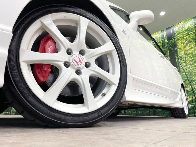 �y�u�����{���L�����p�[�z�n�C�p���[�ԗ��ɂ͋��͂ȃu���[�L���K�{!���E�̃X�[�p�[�J�[�ɂ��̗p�����C�^���A�̍������[�J�[�u�u�����{�v�𑕒�!�F�N�₩�ȃL�����p�[���X�|�[�e�B�Ȉ�ۂ��������Ă܂���