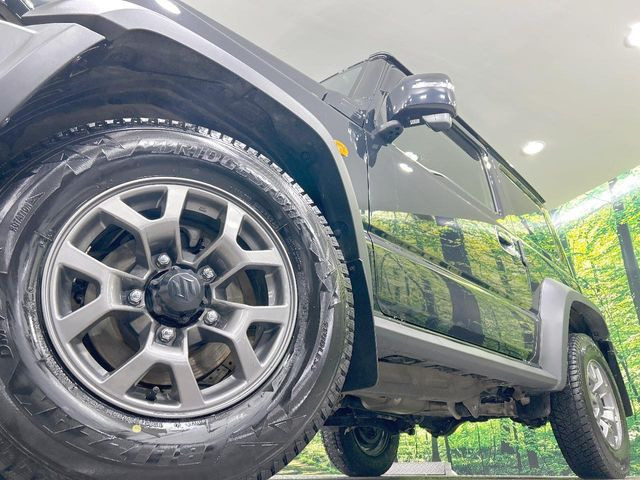 �y����15�C���`�A���~�z�C�[���z�O�ςɃ}�b�`���������A���~�z�C�[���𑕒����Ă���܂��B�e��ЊO�A���~�z�C�[����A�X�^�b�h���X�^�C�����戵�����Ă���܂��B���񂲑��k����������