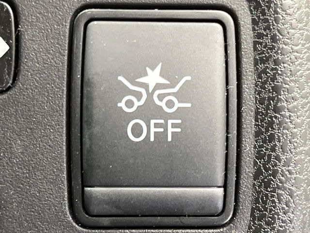 �y�C���e���W�F���g�G�}�[�W�F���V�[�u���[�L�z�t�����g�J�����őO���̎ԗ�����s�҂����m�B�Փ˂������Ȏ��͏Փ˔�Q�y���u���[�L���쓮�A�Փˉ�����T�|�[�g�B�����S�Ƀh���C�u�����y���݂��������܂��B