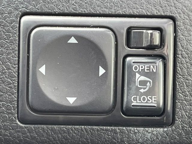 �y�d���i�[�~���[�z�T�C�h�~���[�͓d���i�[���ƂȂ��Ă���A�������ԏ�ł��L�Y�������X�N��}�����܂��B