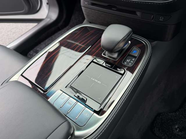 �^�b�`�p�b�h(�w��Ńi�r�̑���\)