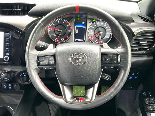 �y�����v�����X�e�A�����O�z�㎿�Ȋv���g�p���邱�ƂŁA��ɂ����������݂ƂĂ��^�]���₷���n���h���ł���