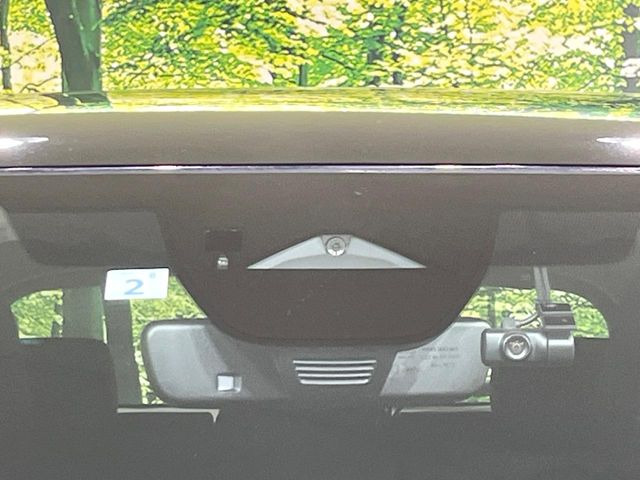 �y�X�}�[�g�u���[�L�T�|�[�g�z���s���ɑO���̎ԗ�����F�����A�Փ˂������Ȏ��͌x��ƃu���[�L�ŏՓˉ���Ɣ�Q�y�����A�V�X�g�B�����S�Ƀh���C�u�����y���݂��������܂��B