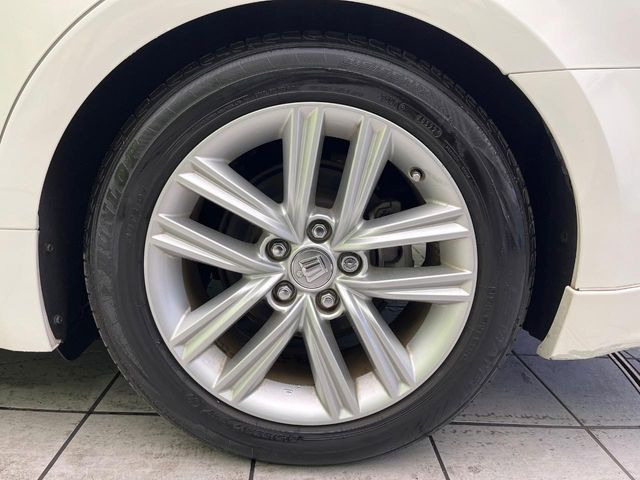 �y�����A���~�z�C�[���z�O�ςɃ}�b�`���������A���~�z�C�[���𑕒����Ă���܂��B�e��ЊO�A���~�z�C�[����A�X�^�b�h���X�^�C�����戵�����Ă���܂��B���񂲑��k����������