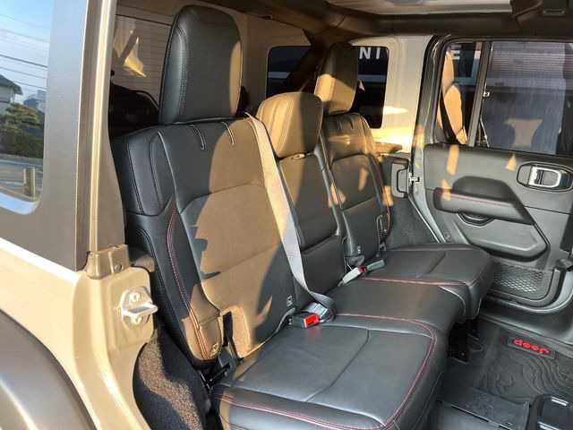 �����:��l����Ԃ��Ă��������������Ȃ��قǁA�������L�X���Ă���܂��B