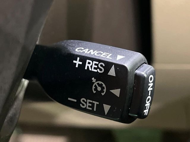 �y�N���[�Y�R���g���[���z�������H�����N���N���s�B�A�N�Z���𗣂��Ă���葬�x�ő��s���ł��A�������^�]���̕��S���y��!�����E�������ȒP�ȃX�C�b�`����Œ����ł��܂��B