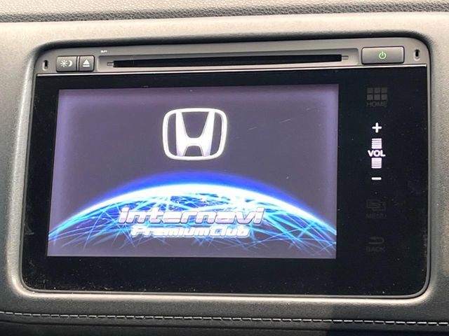 �y���[�J�[�����i�r�z�C���e���A�ɗn�����ރX�^�C���b�V���ȁu��p�݌v�v���[�J�[�i�r�𑕔��􎋔F���⑀�쐫�ȂǊ�{���\�ɂ��D��A���㎿�ȃJ�[���C�t�����y���݂��������܂��B